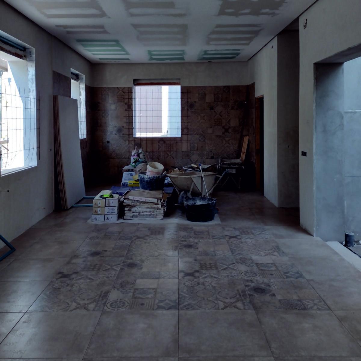 Zona de estar. Planta abierta que integra salón, cocina y comedor.